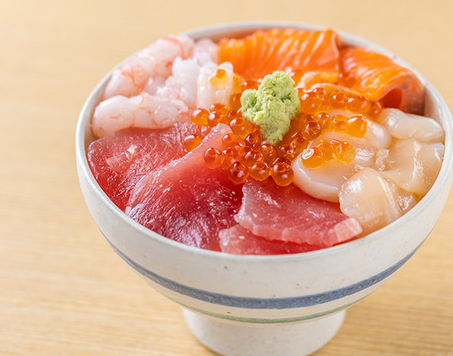 おさかな食堂5色丼